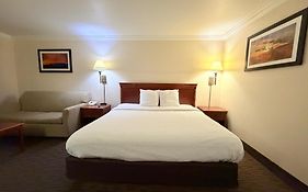 Sunflower Inn & Suites